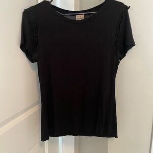 como black vintage T with ruffled sleeves